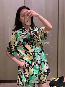 

2020 Women Runway Floral Print Suits Spring Summer Lapel Neck Double Breasted Shirt + Waist Elastic Mini Loose Shorts Green 2pcs