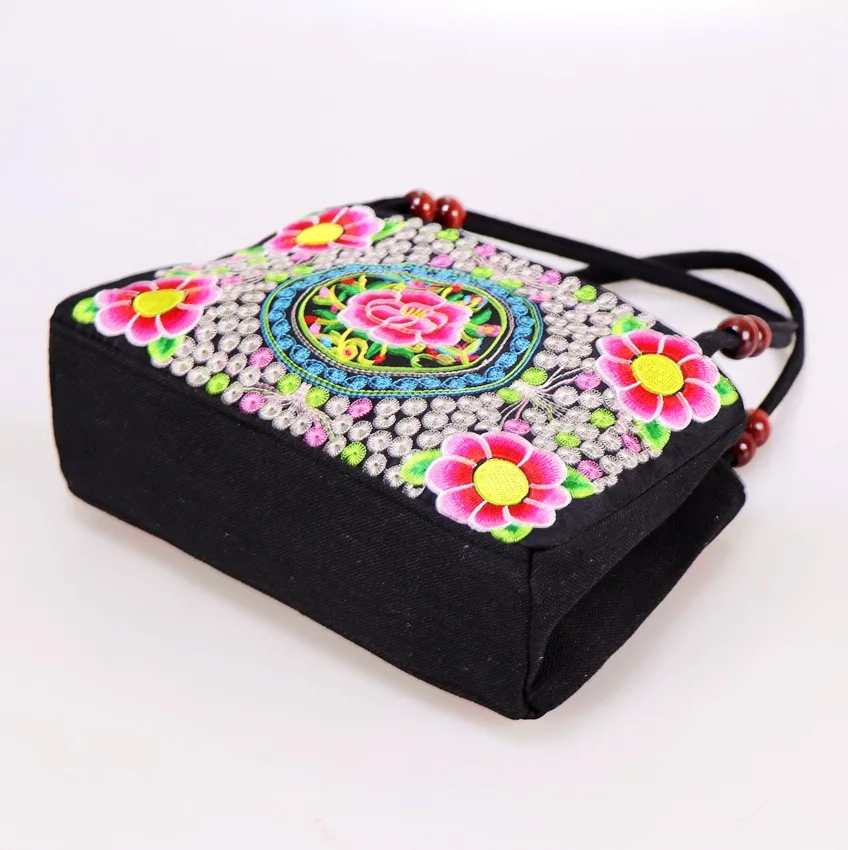 New Fashion Embroidery Women Small handbags National Floral Embroidered Lady Top-handle bags Single-layer Beading Falp Carrier