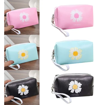 

PU Travel Cosmetic Bag Classic Texture Delicate Creative Design Chic Daisy Flower Wash Toiletry Pouch Make Up Zipper Organizer