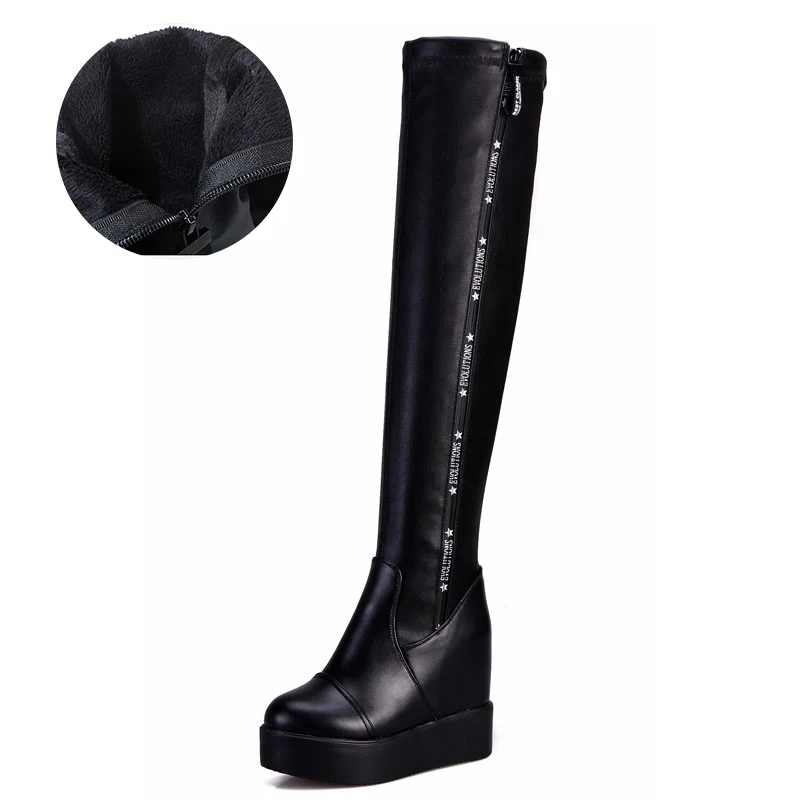 Рыцарские Сапоги на молнии сбоку; женская зимняя обувь на платформе, визуально увеличивающая рост; женские эластичные зимние сапоги до колена на танкетке; WB067 - Цвет: Black plush-2