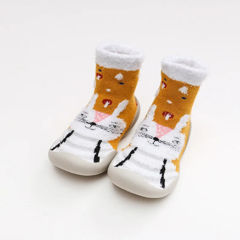 Модные детские носки с резиновой подошвой Младенческие хлопчатобумажные носки для детей Половые носки Обувь на Рождество противоскользящие Мультипликационные носки для мальчиков и девочек - Цвет: rabbit