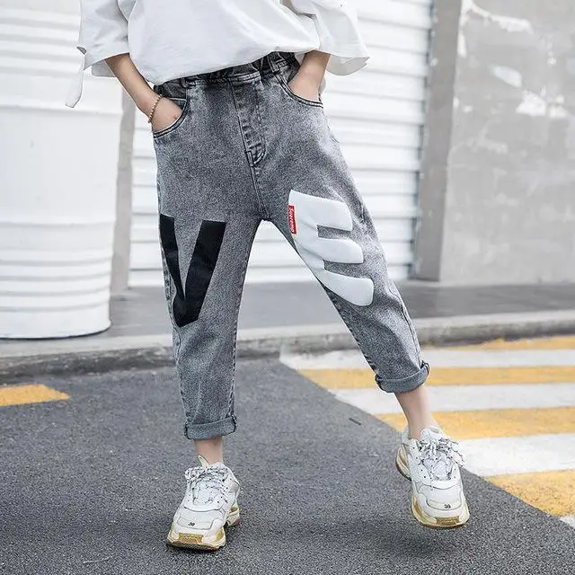 Grey jeans Детские джинсовые штаны для девочек Повседневные детские свободные брюки с буквами, хлопковые эластичные джинсы для девочек 13 лет, одежда для малышей - Цвет: Grey jeans