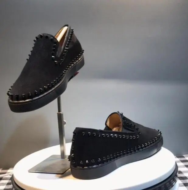 Бренд Chentel благородные мужские удобные красивые повседневные туфли из флока г. Уличная спортивная черная обувь с заклепками на плоской подошве, модные мужские туфли
