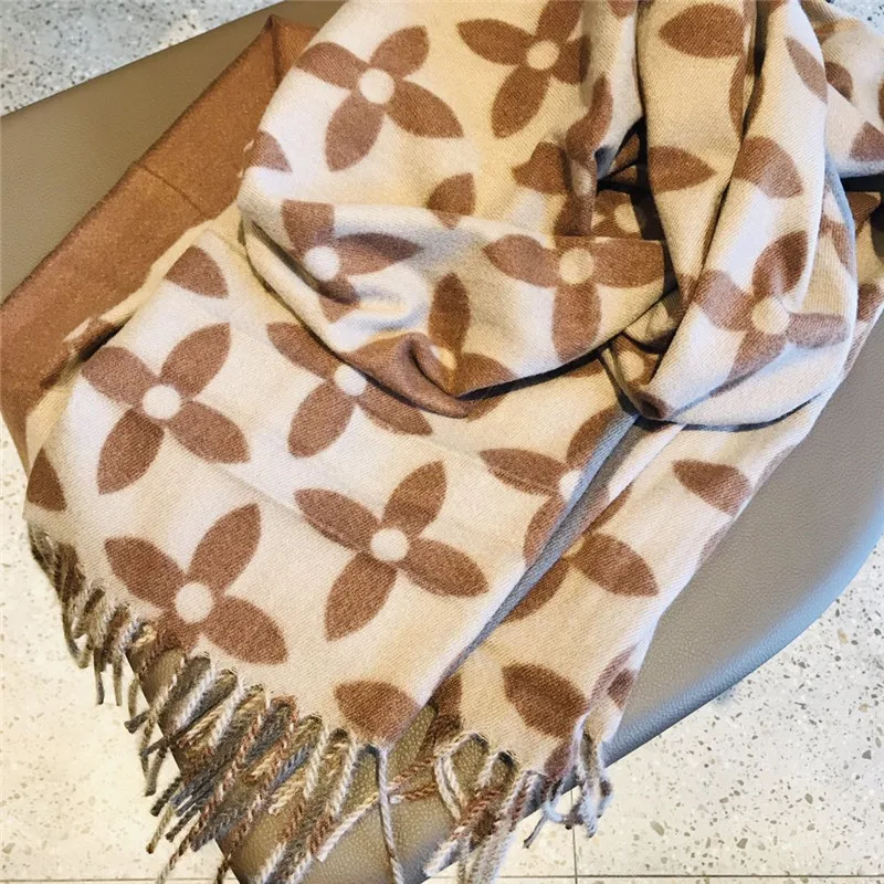 Корейская версия Осень и зима теплый имитация кашемира кисточка в форме листа клевера для шарфа женский зимний платок шарф с фабрики