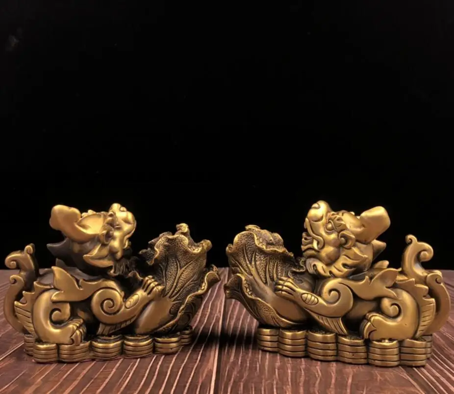 

China brass mythical wild animal Hold cabbage crafts statue A pair