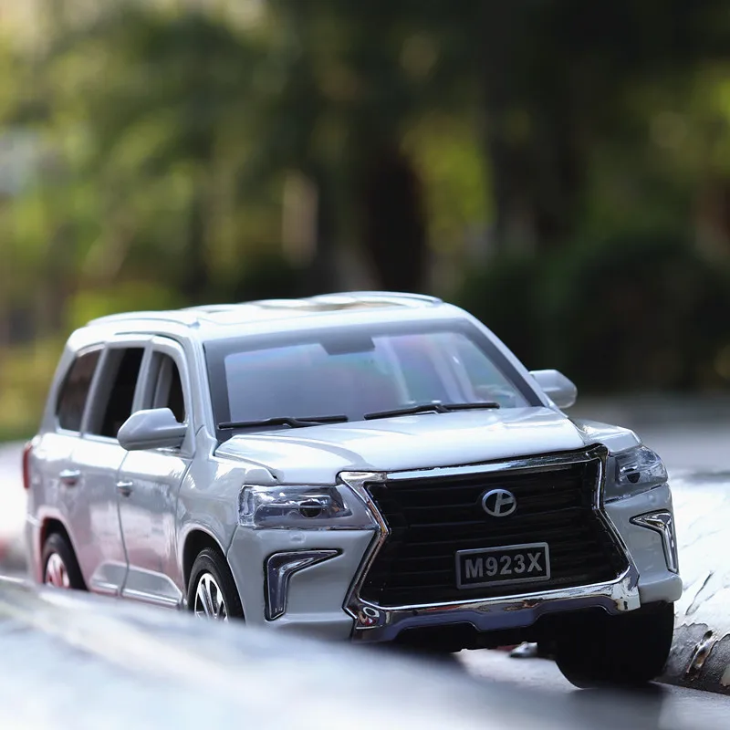 1:24 SUV Высокая симуляция LEXUS 570 модель автомобиля литые Литые и игрушечные транспортные средства с выдвижной спинкой игрушки автомобили подарок для детей Подарки для детей