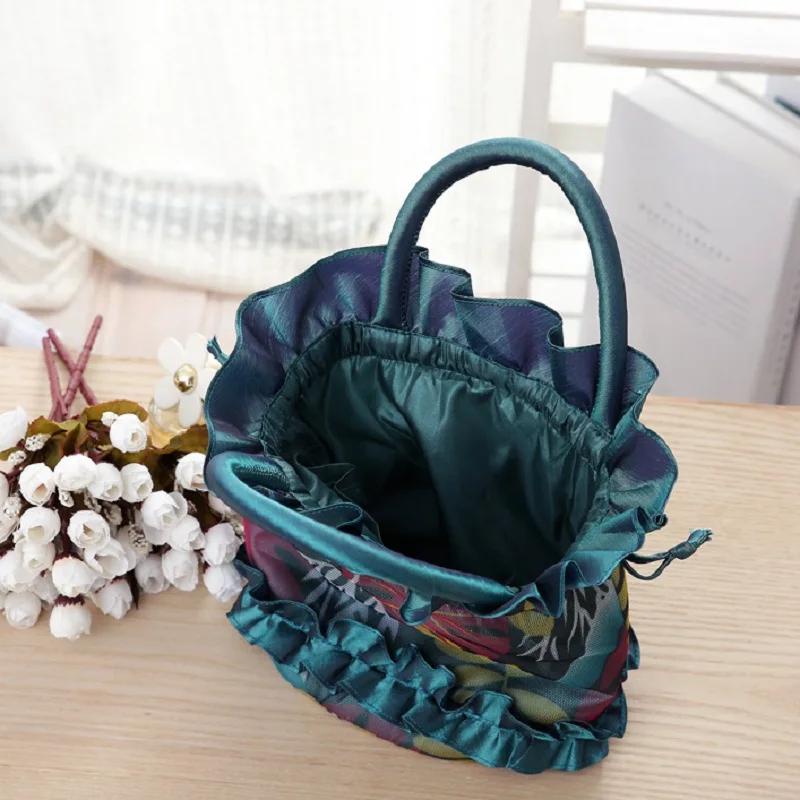 3304590936_1898945155