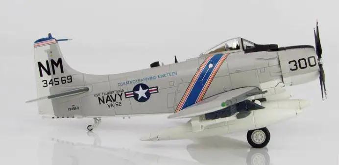 Хобби мастер Дуглас A-1H Skyraider Буно 134569 VA-52 рыцарь всадники USS Ticonderoga Лето 1967 1/72 литье под давлением модель самолета