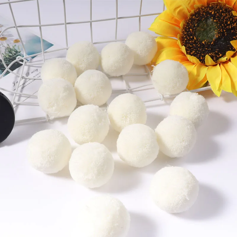 White Pompom 1.5cm/2cm/2.5cm/3cm/4cm/5cm Soft Pompones Party Home Wedding Clothing DIY Sewing Toys Craft Accessories