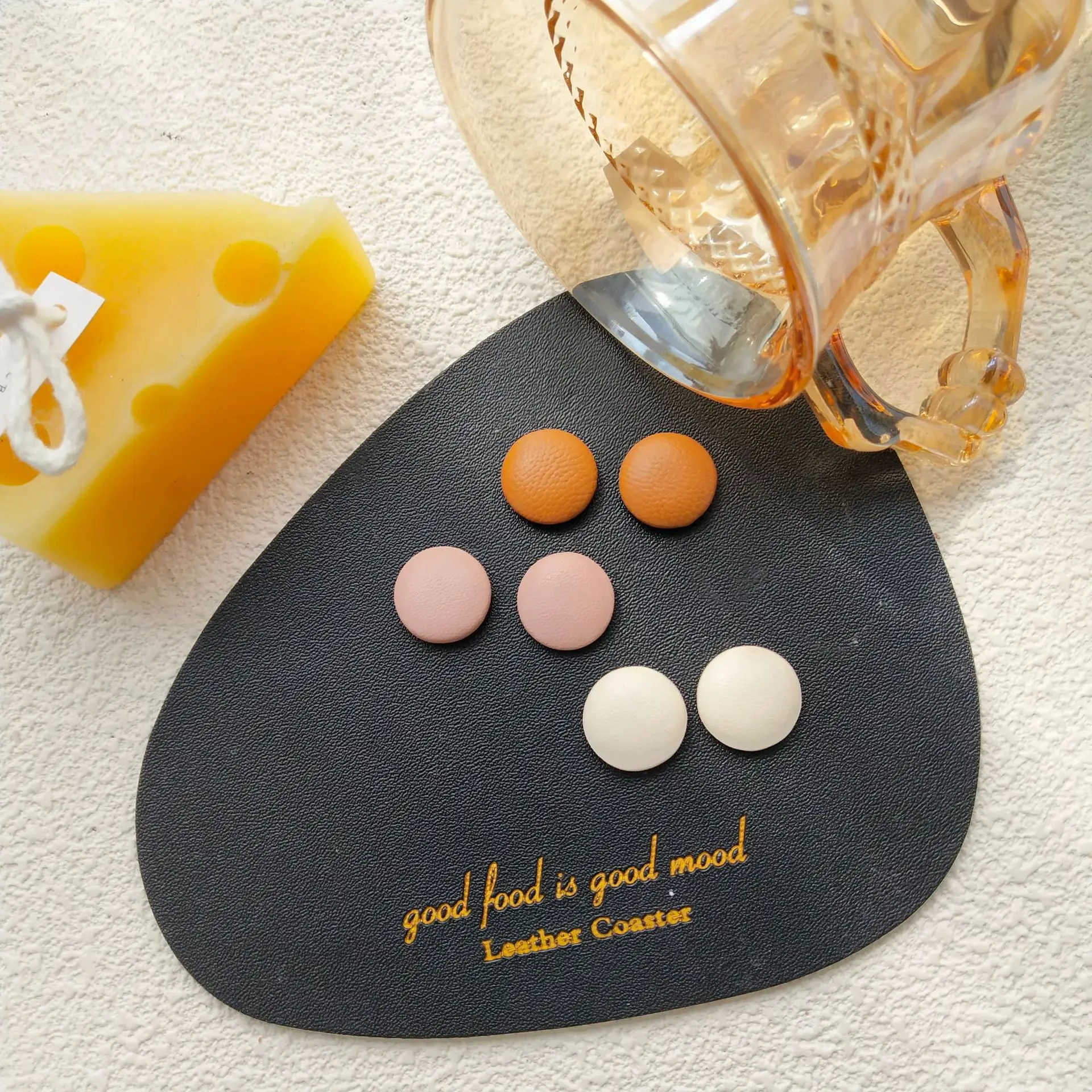 

SNCSDK 2020 Trendy Retro Leather Simple Turmeric Pink Geometric Round Small Cute Ear Clip Women's Stud Earrings Fashion Jewelry
