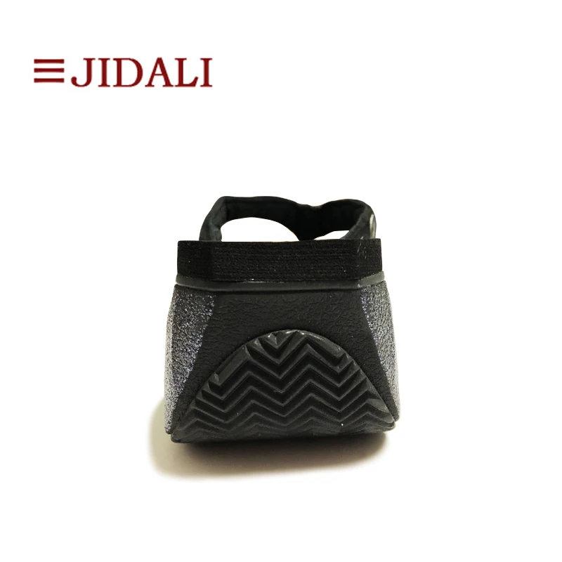 JIDALI/Модные женские яркие шлепанцы с заклепками; женская обувь на платформе; спортивные сандалии на высокой танкетке из ЭВА; Летние Размеры 35-39
