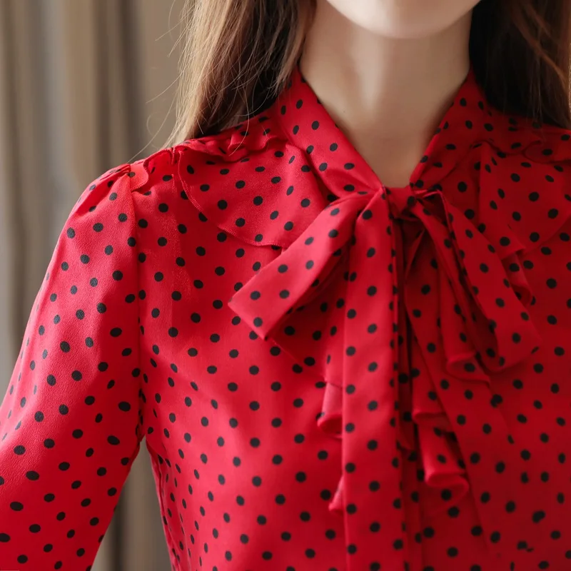 Женщины красный шифон блузки новинка с длинным рукавом с бантом шею принт в горошек белая рубашка офис элегантные тонкие женские топы