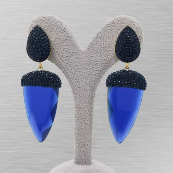 

Cat Eye Zircon Stud Earrings Navy Blue