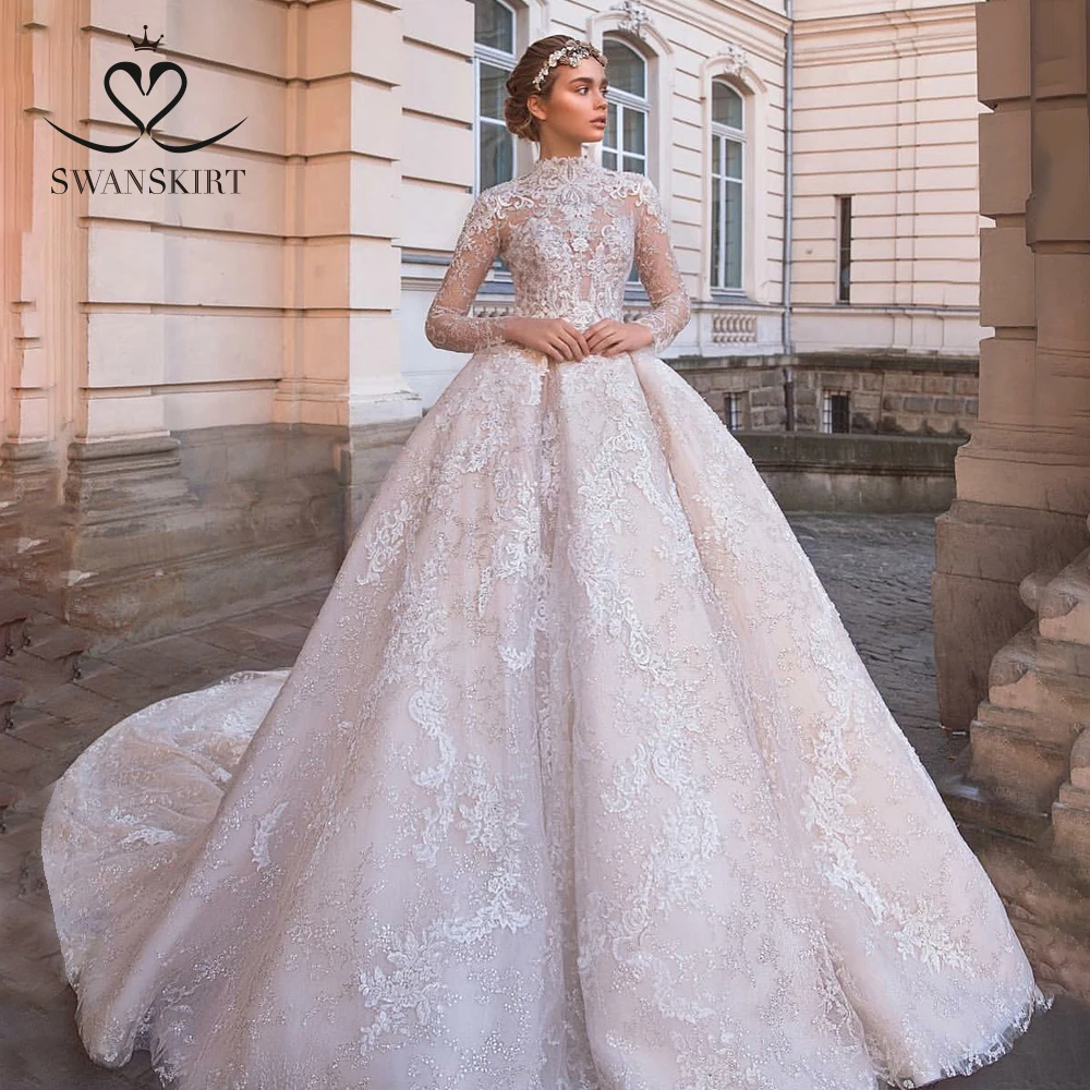 

Luxury Appliques Wedding Dress Swanskirt I220 Vintage Long Sleeve Ball Gown Princess Button Bride Gown Illusion Vestido de Noiva