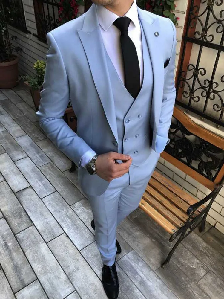 Brand New Men Suits Baby Blue Bruidegom Tuxedos Peak Revers Bruidsjonkers Wedding Beste Man 3 Stuks (Jas + Broek + Vest + Tie) c913 Brand New Men Suits Baby Blue Bruidegom Tuxedos Peak Revers Bruidsjonkers Wedding Beste Man 3 Stuks (Jas + Broek + Vest + Tie) c913