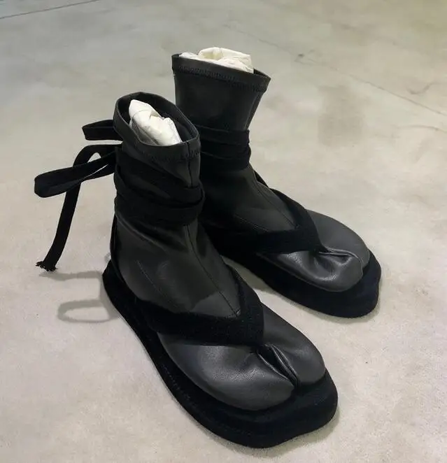 Г. Женские ботинки до середины икры черного цвета с раздельным носком в европейском стиле женские ботинки на плоской подошве со шнуровкой и толстой подошвой - Цвет: as pic