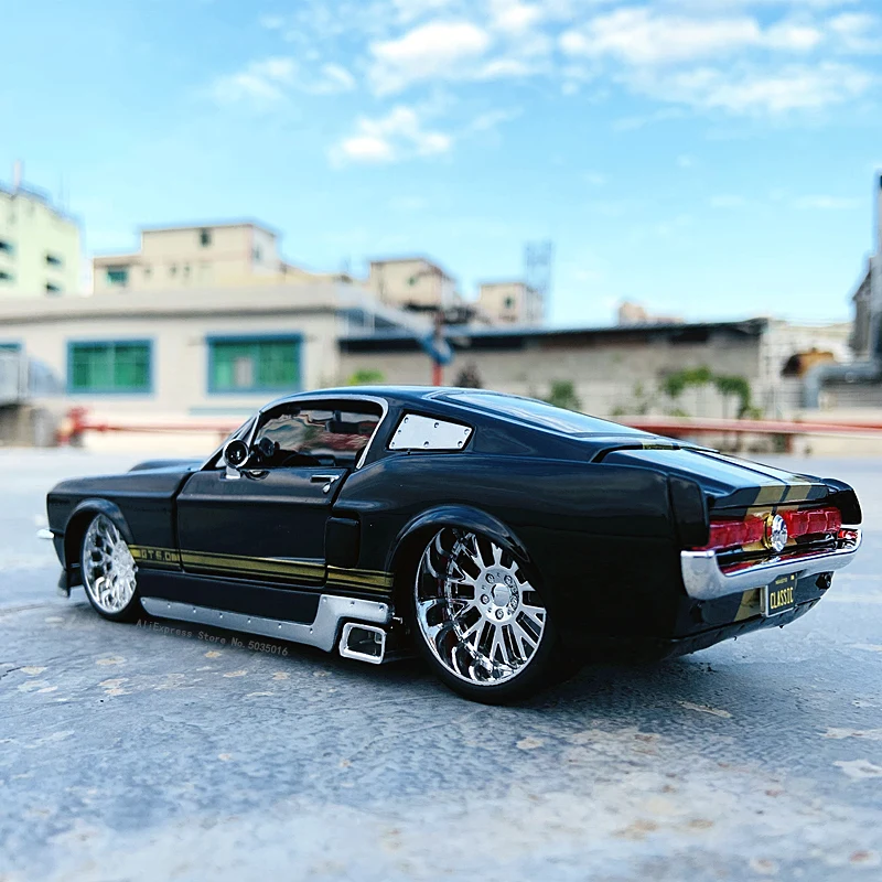 Maisto 1:24新ホット販売1967フォードマスタングgtシミュレーション