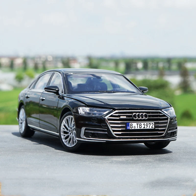 Оригинальная Заводская Подлинная 1:18 Audi A8L версии 2017 литый под давлением масштаб