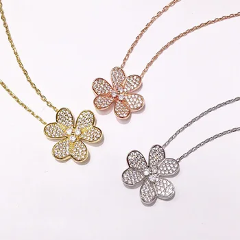 

Luxury Micro-Paving Bling Crystal Flower Pendant Necklace for Women New Trendy Women Party Necklace