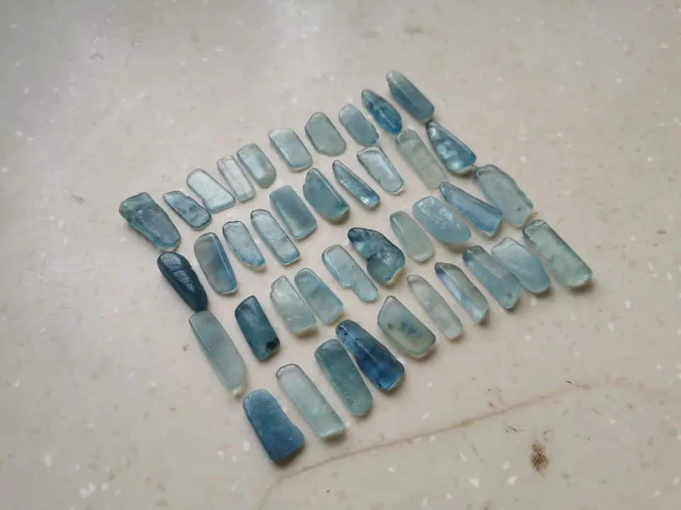 40pcs NATURAL Aquamarine QUARTZ Crystal freedom body gem 2