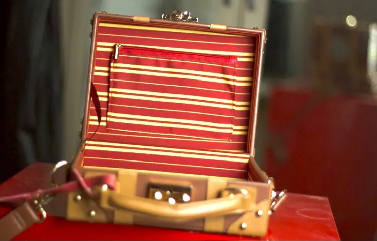 Cosplay&ware Pu School Badge Small Suitcase Shoulder Bag Halloween Christmas Cosplay Gifts -Zentai shop online Hd23546bb98c9428fb4edcca1f65d214cL.jpg