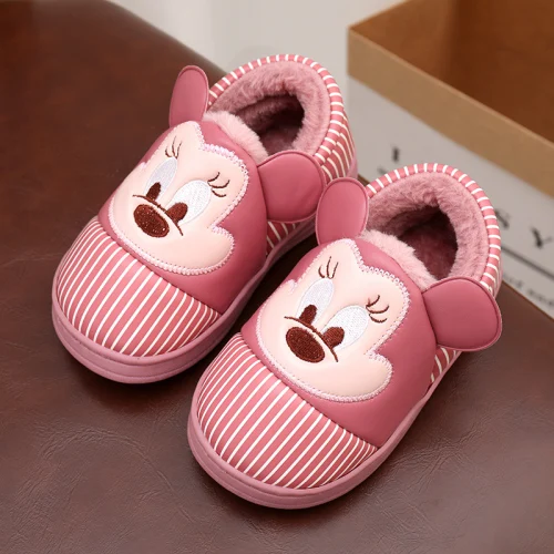 Pink Детские зимние тапочки с рисунком Микки Мауса; домашняя обувь для мальчиков и девочек; кожаные утепленные плюшевые теплые домашние тапочки для детей - Цвет: Pink