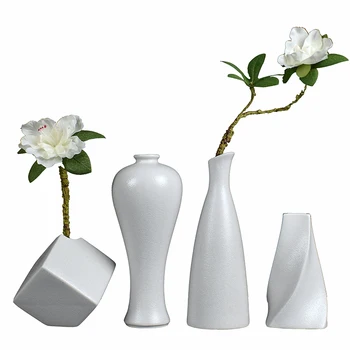

Simple shape, small ceramic vase, strong and durable, creative small flower arrangement of coarse pottery