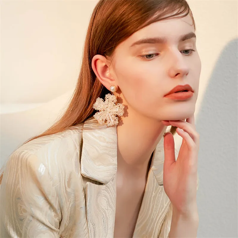 

Fashion Crystal Gold Colour Pendant Earrings for Woman New Snowflake Imitation Pearls Statement Earrings Female Jewelry Gifts