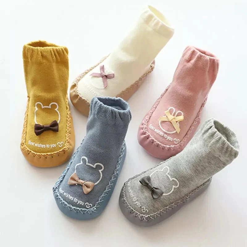 Calcetines de dibujos animados de animales para bebé, zapatos antideslizantes con suelas de goma, calcetines de suelo de algodón, zapatos para bebé, botines planos para Otoño e Invierno