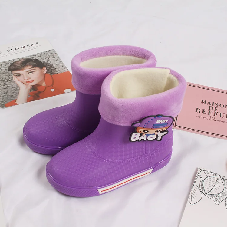 Фиолетовый Kids Rainboots Pure Candy Color Embroidered Waterproof Antiskid Detachable Cotton Baby Boys Girls Slip-on Children Rain Boots - Цвет: Фиолетовый