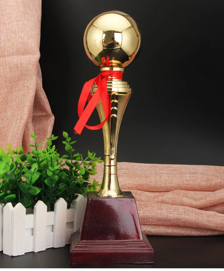 This Statue Customization of Individual Character Football Metal Trophy Activity Events 301 Trophy Wholesale Retail on Behalf