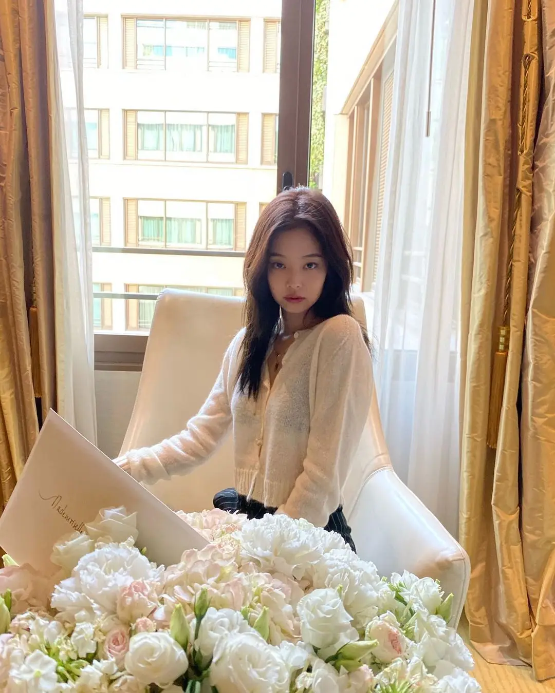 Kpop Blackpink JENNIE уличная НОВАЯ Трикотажная кардиган до талии тонкий корейский женский свитер летняя Свободная белая короткая куртка топы