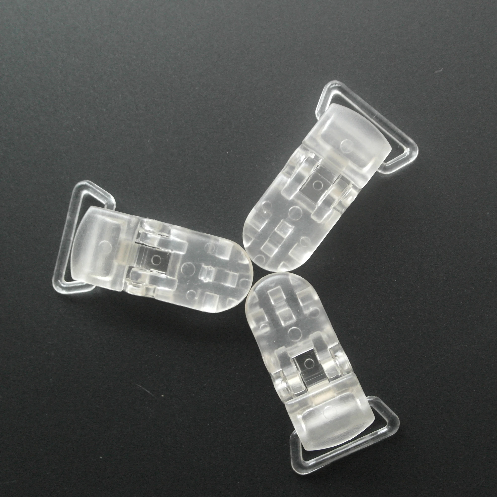 Pacifier Clip Sutoyuen 40pcs Hot D Shape Kam Plastic Pacifier Clips Plastic Baby Soother Dummy Suspender Chain Holder Clips for 20mm Ribbon pacifier chain,pacifier clip,pacifier accessories