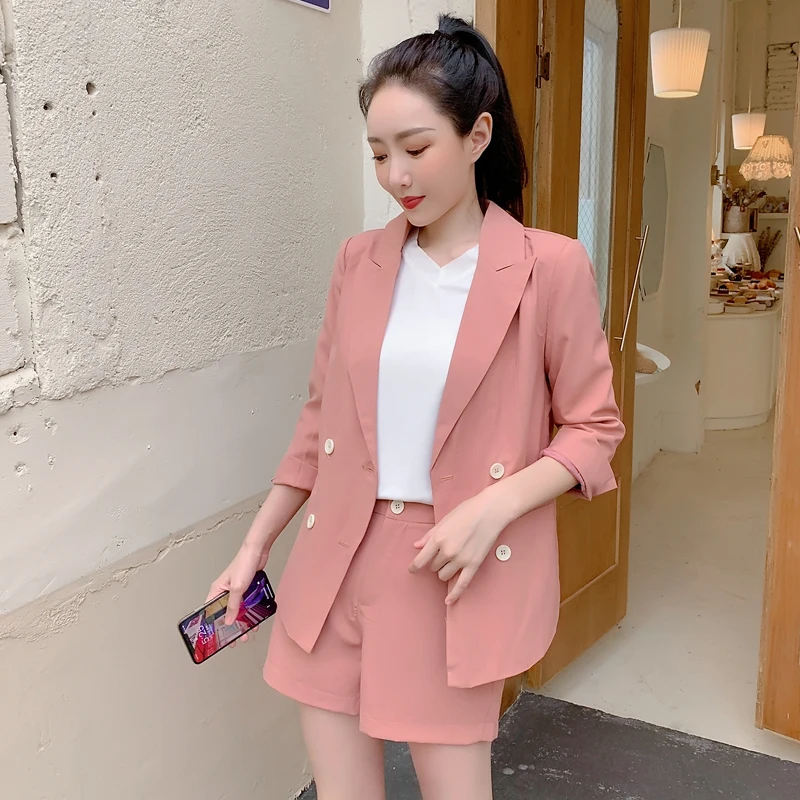 

Elegant Vogue Striped Pants Suits Women Sets 2 Pieces Commercial Uniform Double Breasted Blazer& Loose Casual Shorts 2020 Summer