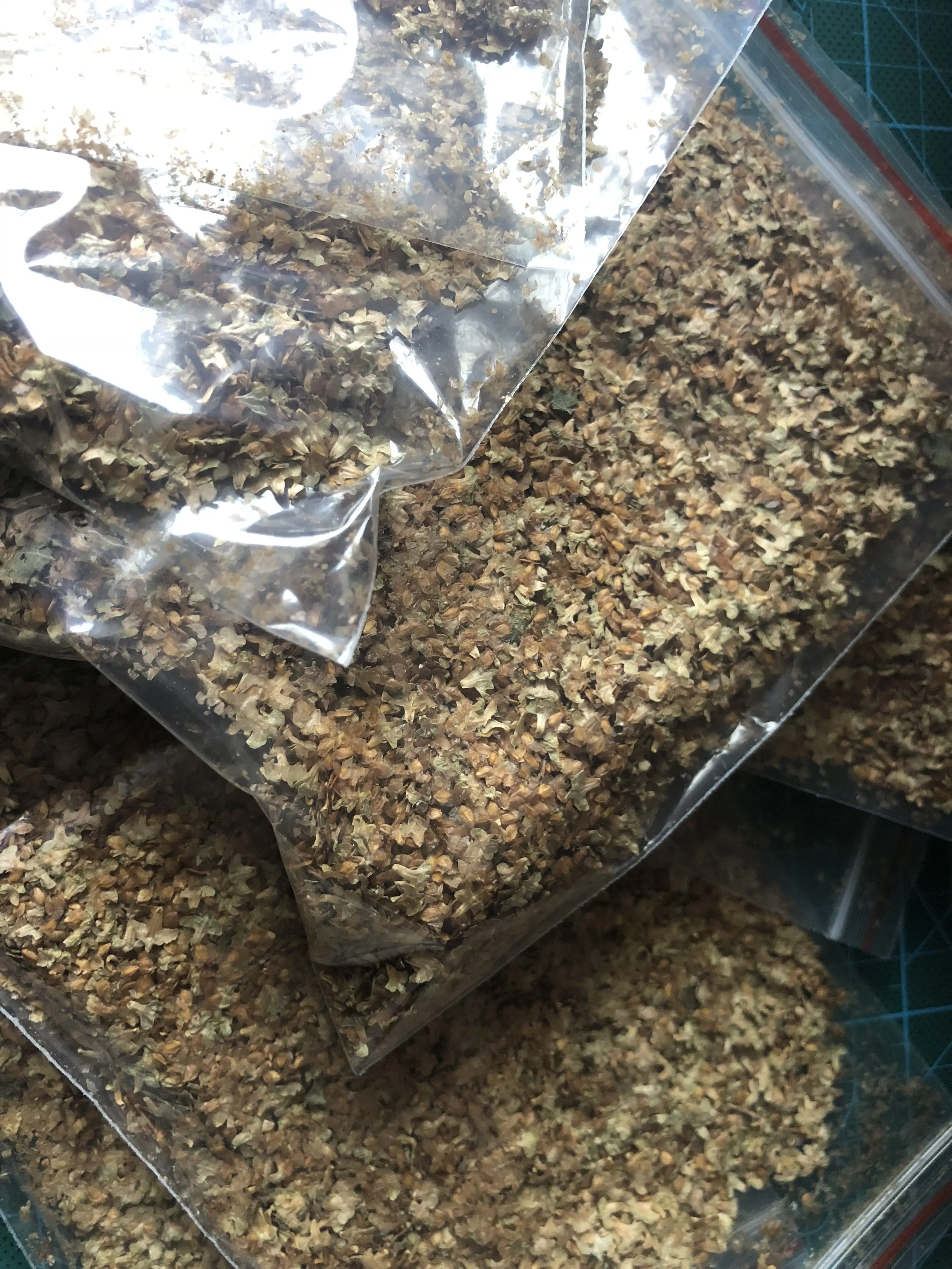 

For Gundam & Military Model Resin Soldier's Scene Accessories Leaves (about 15g) 1 Bag Packing