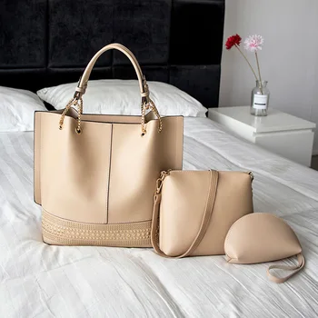 

2020 new women's handbag fashion trendy bag female cross European and American bag shoulder bag bunny bag three-piece set