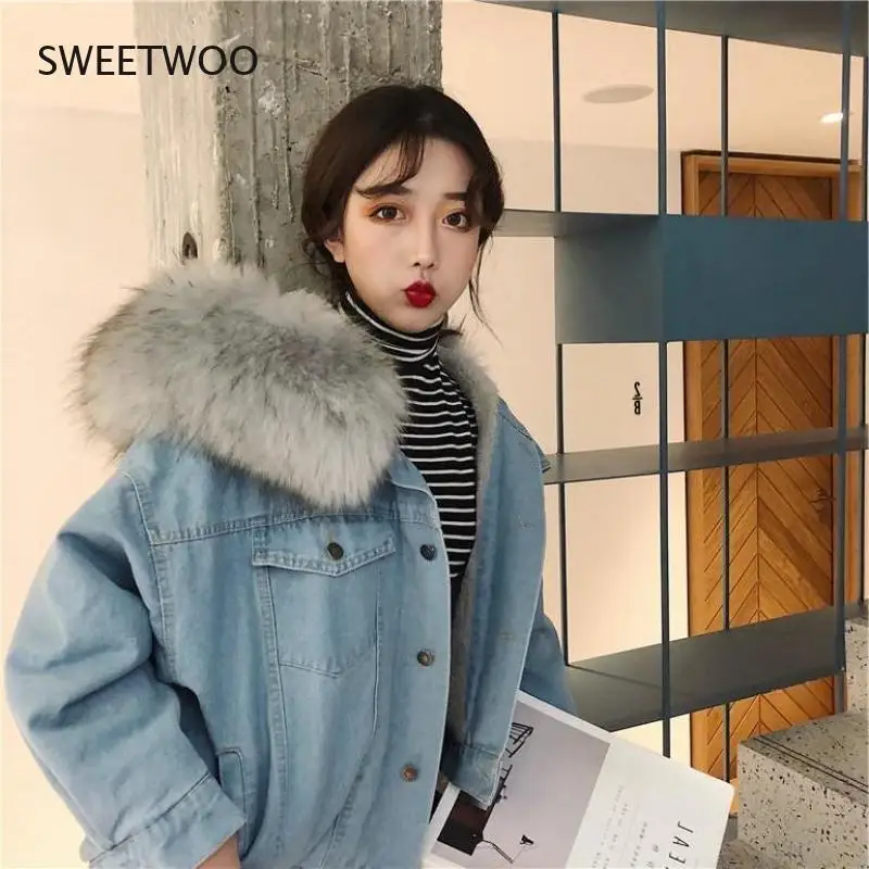 2021 Big Faux Fur Collar Denim Jacket Women Winter Hooded Warm Jean Jacket Student Basic Short Parkas Female Bomber Coat