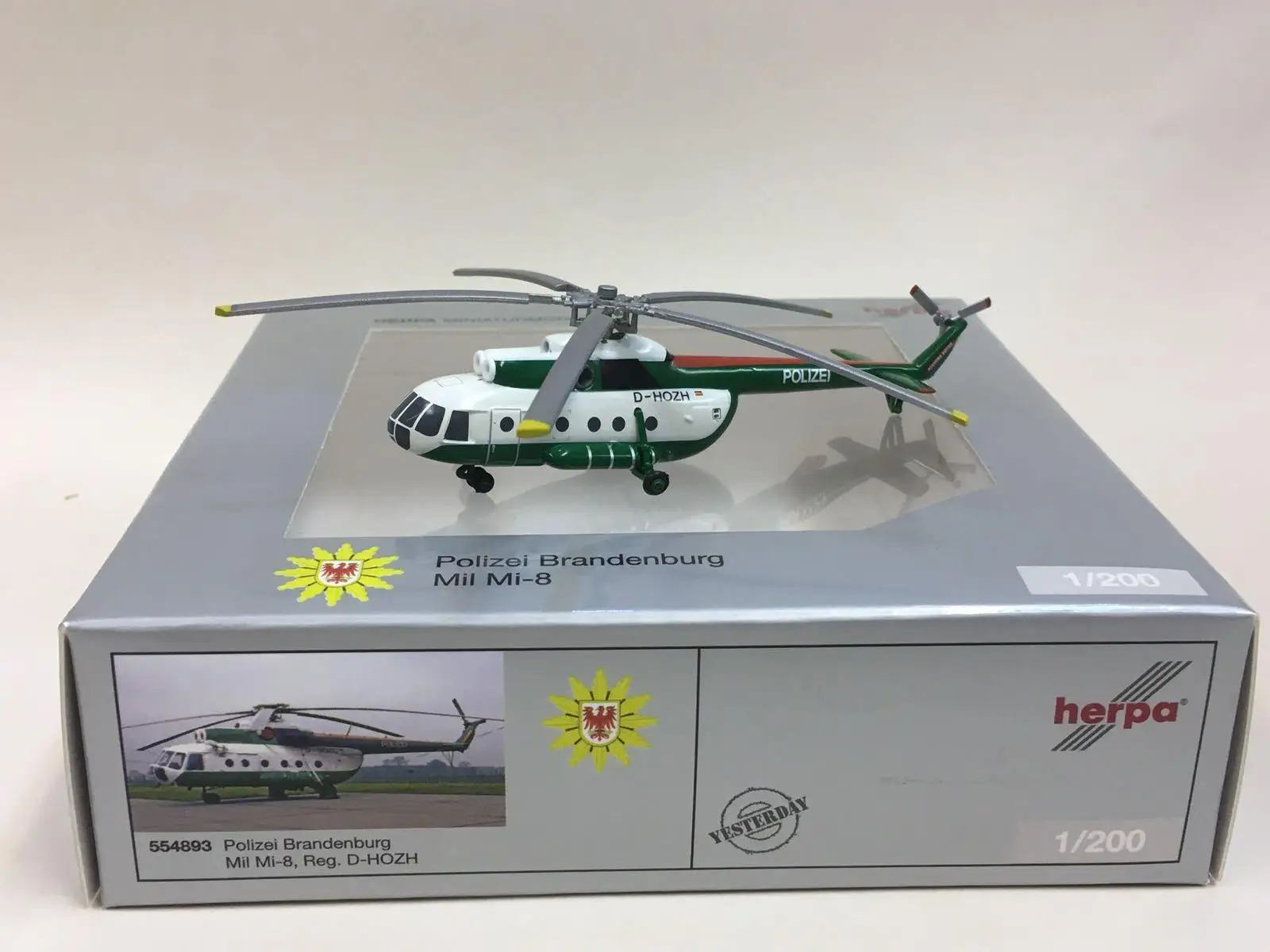 Herpa Polizei Бранденбург мил Mi-8 1/200 литья под давлением модель самолета