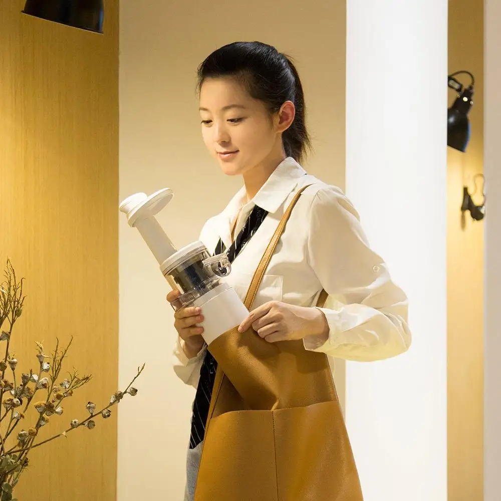 Xiaomi Mijia Bud Portable Electric Juicer Blender Water-free Juicer Masticating Slow Auger Juicer Machine Fruit Vegetable BJ08