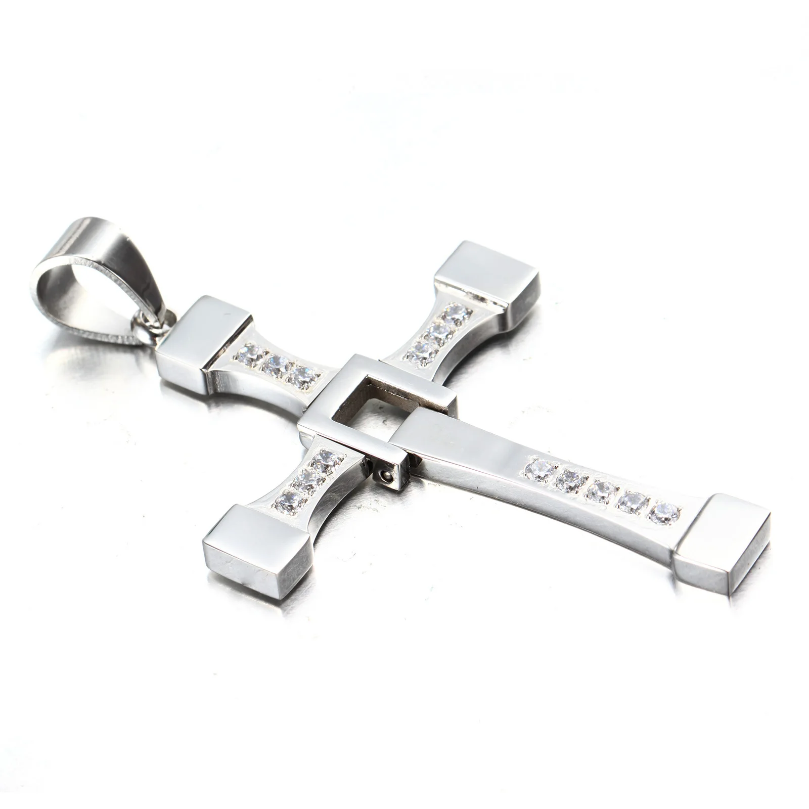 

Europe And America Stainless Steel Necklaces Men Accessories Speed And Passion Diamond Set Titanium Steel Pendant Pc0078