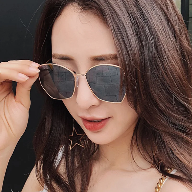 

The new trend of irregular metal sunglasses ocean piece transparent color sunglasses fashion net red street shooting glasses