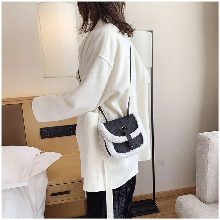 

2019 New Style Non-mainstream Designer Autumn And Winter Popular Brand Leaflet Shoulder Contract Classic Wool Leather Saddle Bag