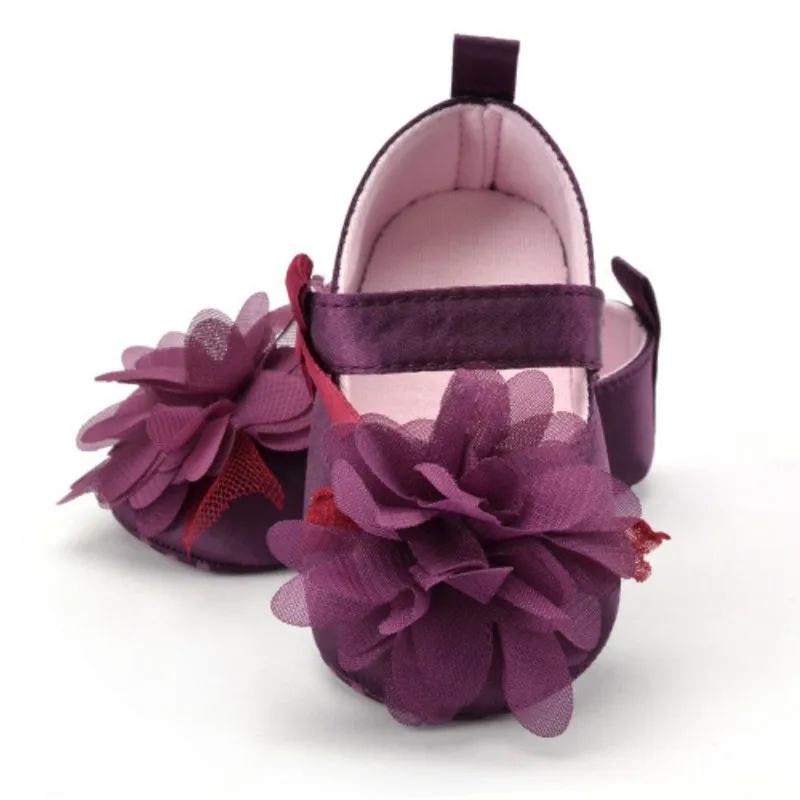 

Newborn Baby Shoes Toddler Infant Lace Flower Shoes Girl Princess Crib Light Anti-slip Indoor First Walker Crawl Moccansins