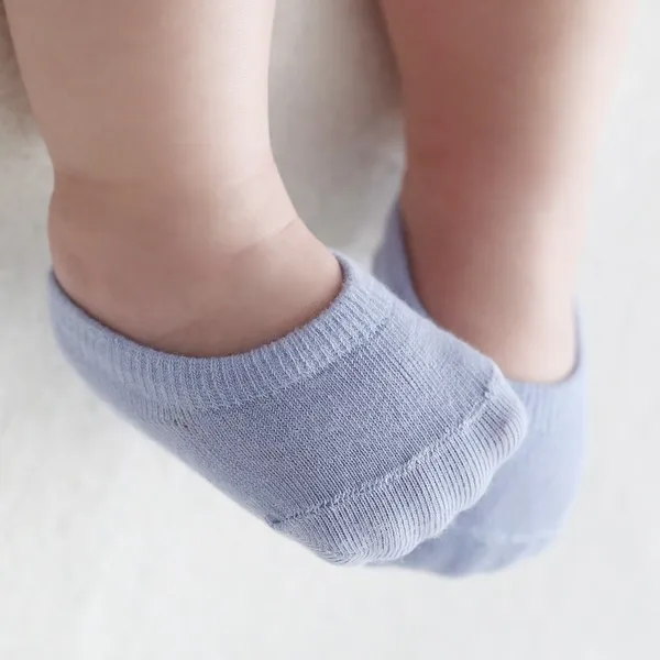 Милые противоскользящие носки ярких цветов для маленьких девочек и мальчиков однотонные летние хлопковые короткие носки унисекс на мягкой подошве - Цвет: Синий