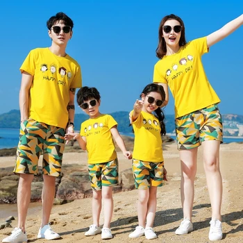

Fashion Summer Cartoon Family outfits clothing mother Girl father Boy cotton Yellow T shirts & Shorts 2pcs/sets family clothes