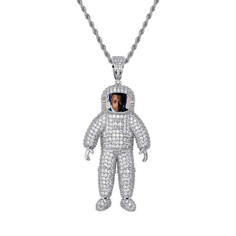 Hip Hop Full AAA CZ Stone Bling Iced Out Astronaut Custom Photo Frame Memory Medallions Pendants Necklace for Men Rapper Jewelry - Окраска металла: silver