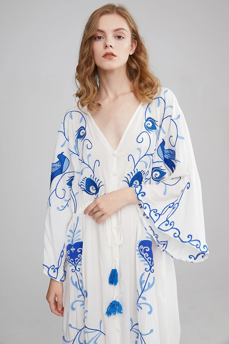 Boho свободное Макси платье с вышивкой и v-образным вырезом, винтажное платье с длинным рукавом и кисточками, осенняя пляжная повседневная одежда, длинные женские платья