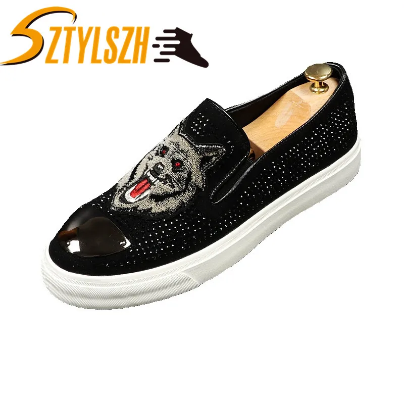 

New Men Casual Comfort Shoes Fashion Designer Rhinestone Glitter Rivets Round Toe Tiger Print Slip On Trend Shoes Men's Loafers