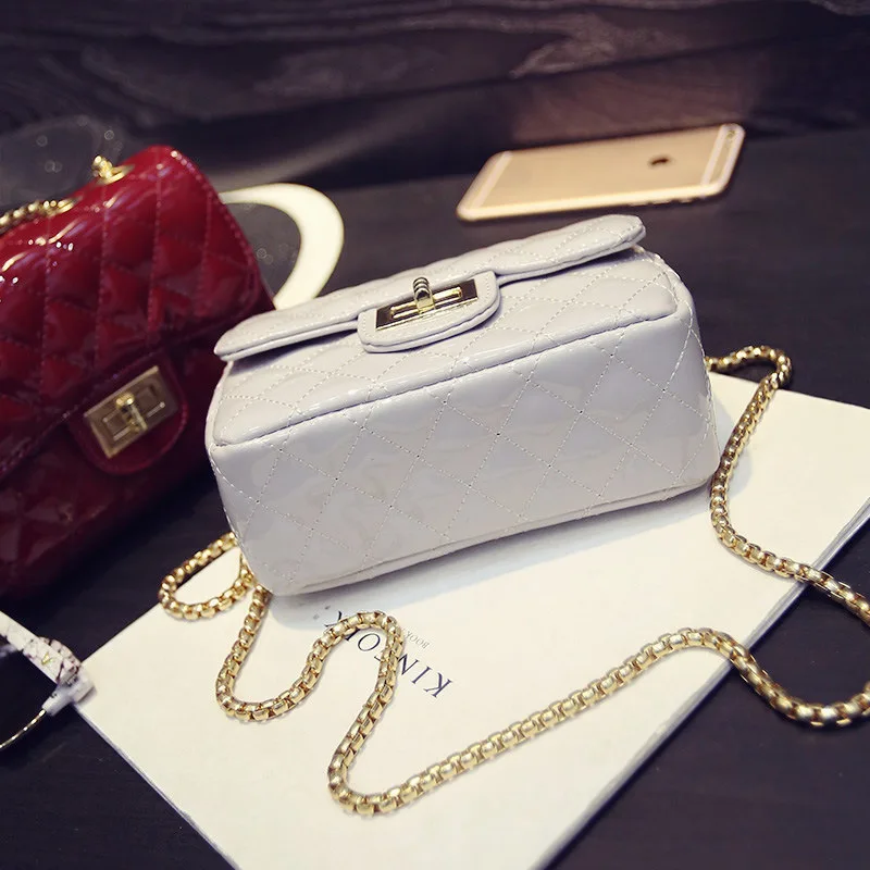 

2019 Europe And America Fashion Jelly New Style Patent Leather Embroidery Shoulder Bag Rhombus Chain WOMEN'S Bag Lock Bag