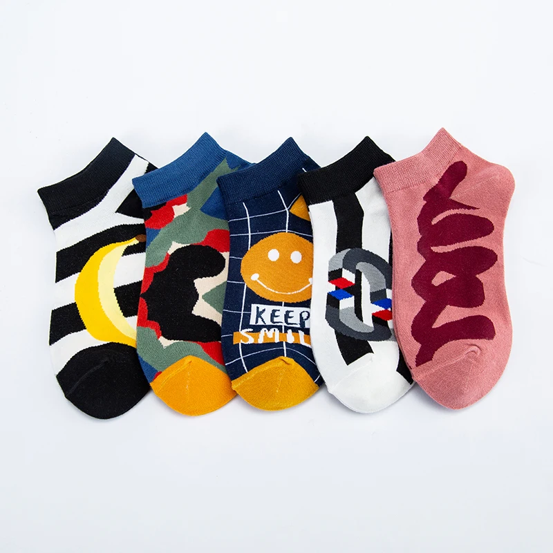 

MODA MULAYA New Happy Socks Men/Women Banana Magnet Smiley Face Ripple Strip Deodorant Explosion-Proof Funny Socks Breathable